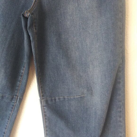 Logo by Lori Goldstein women's size 12P Taper Capri Jeans - Picture 4 of 16